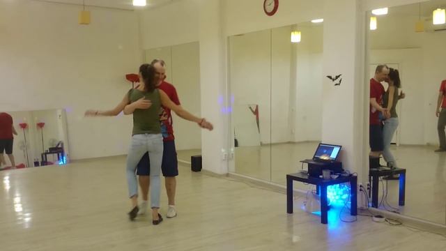 Уроки бачаты - принципы ведения и взаимодействия с музыкой смотреть онлайн