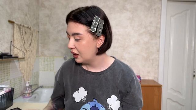 Сравниваю палетку теней за 1$ и за 40$ смотреть онлайн