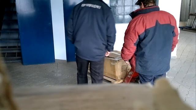 Дядя Витя и тайна картонной коробки смотреть онлайн
