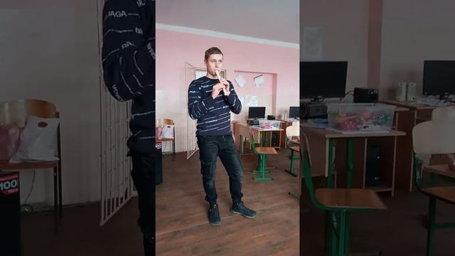 пробую играть на блок флейте смотреть онлайн