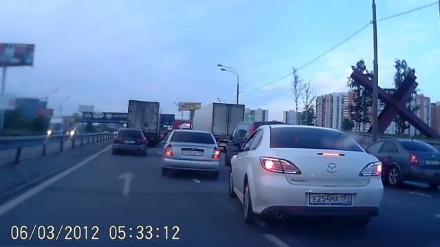 Почему у Ауди так мигают диоды в стопах? смотреть онлайн