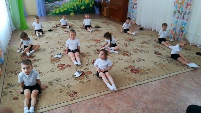 Открытый урок танцев март 2019г. Детский сад N84 "Алёнка" смотреть онлайн