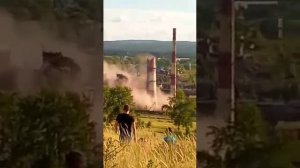 Снос трубы никелевого комбината