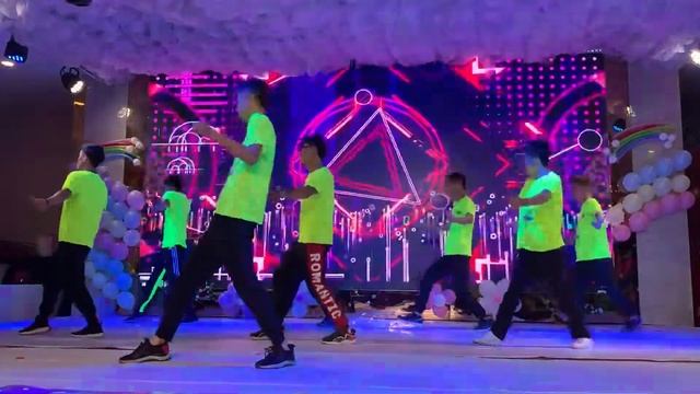 Танец учителей физкультуры смотреть онлайн