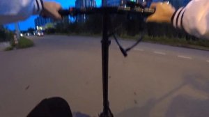 НОЧНЫЕ ПОКАТУШКИ НА ЭЛЕКТРОСАМОКАТЕ - ВСТРЕТИЛ КРАСИВУЮ BMW