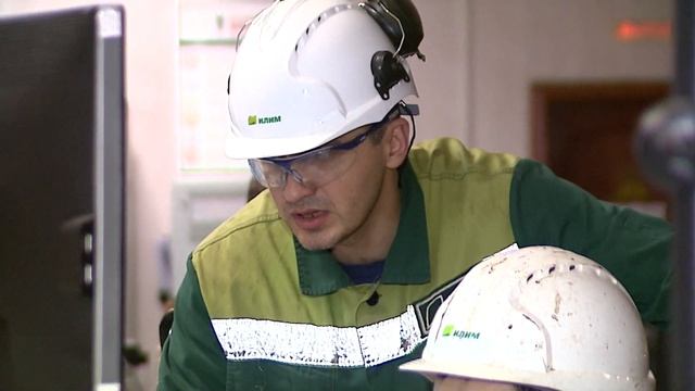 ПОЗДРАВЛЕНИЕ С 23 ФЕВРАЛЯ ДЛЯ СОТРУДНИКОВ ГРУППЫ "ИЛИМ" смотреть онлайн