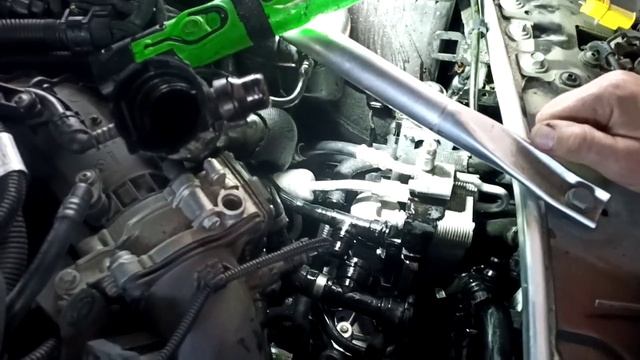 BMW530e Hybrid. теплообменник .