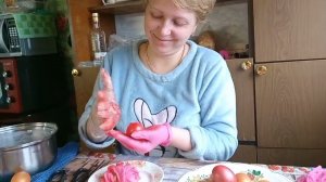 Красим яйца , печем куличи. Жизнь простых людей в деревне.