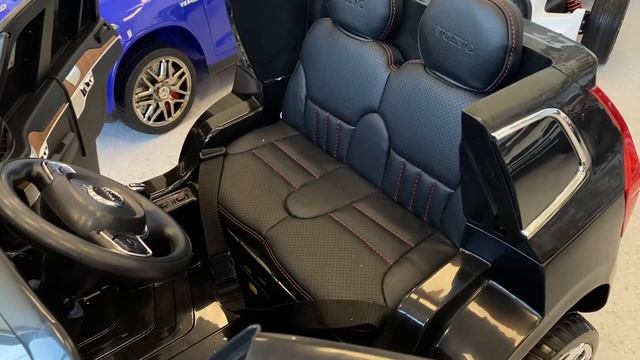 EUROSCOOTER.EU / DIVVIETĪGS Licenzēts bērnu elektromobīlis VOLVO XC90 смотреть онлайн