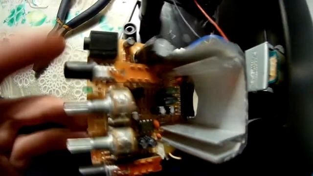 Простой ремонт компьютерных колонок Genius. смотреть онлайн