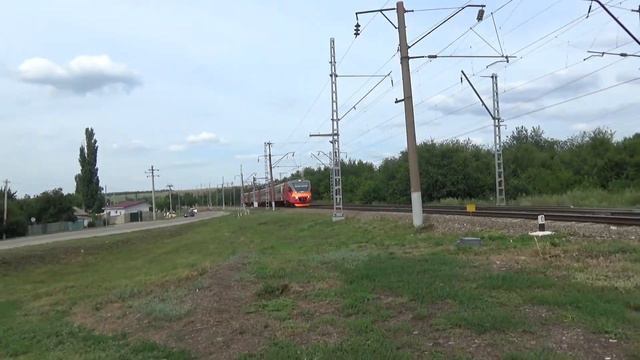 "Электричка ко Дню Победы" - Электропоезд ЭП3Д-0020 в раскраске "75 лет Победы". смотреть онлайн