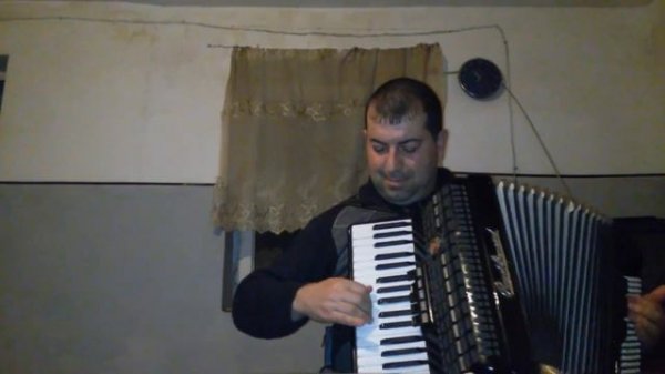 Karo Shamshadin - Sigaroni Tsxi Pes | Original Song by Vardan Urumyan