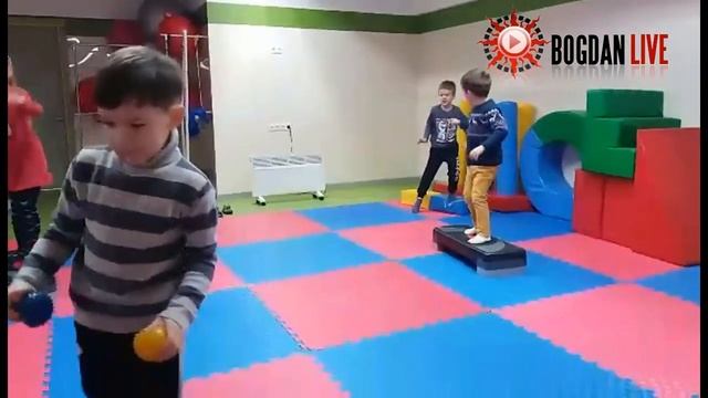 Веселая зарядка для детей 4-5 лет - детский центр Universum Харьков смотреть онлайн