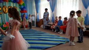 Танец «Мы полетим над городом» МБДОУ «Детский сад №8 «Колокольчик»
