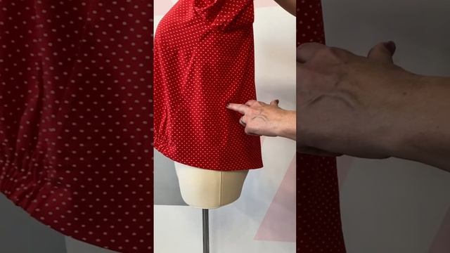 Оригинальная блуза без боковых швов. Моделирование и раскрой очень легкой и нежной блузы из софта смотреть онлайн