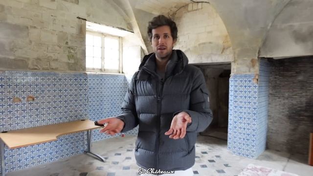 This FRENCH DOCTOR just BOUGHT A CHATEAU. TOUR before RENOVATION. смотреть онлайн