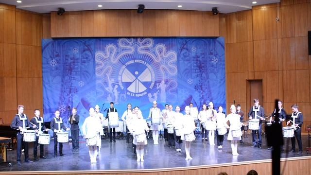 "Весенний град" Федотов Р исполняет Сводный ансамбль барабанщиков и барабанщиц Училища искусств смотреть онлайн