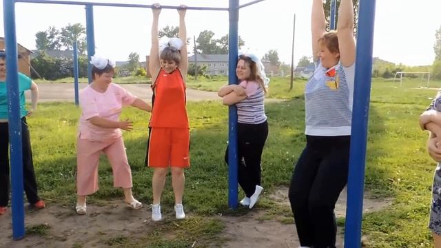 Подарок родителей выпускникам. Жердевская школа-интернат. 9Б смотреть онлайн