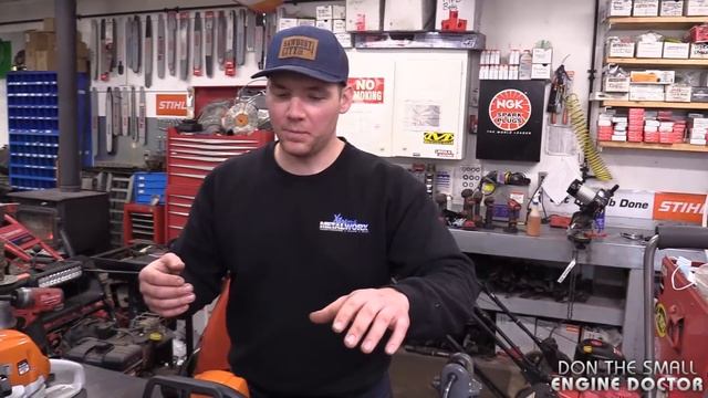 Correct Chainsaw Chain Direction - Teaching Apprentice Dave смотреть онлайн