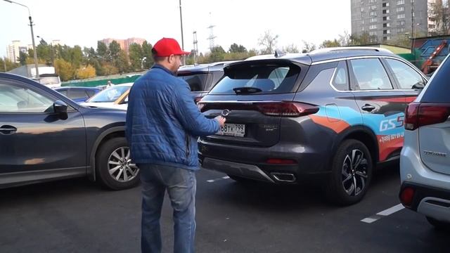 GAC GS5 против MITSUBISHI OUTLANDER 2.4 - 7 МЕСТ.mp4 смотреть онлайн