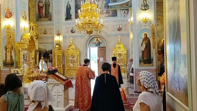 По Трисвятом - "Богородице Дево..." и молитва на благословение хлебов. Регент Екатерина Артюхова. смотреть онлайн