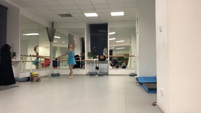 Мария Грозная. Вариация из балета "Коппелия" с закадровыми комментариями Юлии Махалиной смотреть онлайн