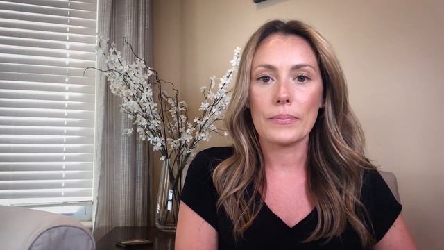 REACTING VS RESPONDING | Stephanie Lyn Coaching смотреть онлайн