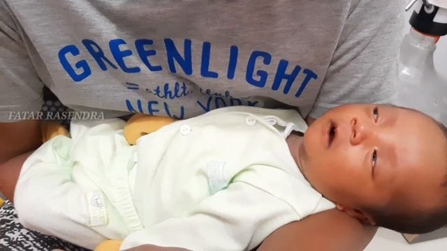Bayi Lucu mau bobok senyum senyum sendiri смотреть онлайн