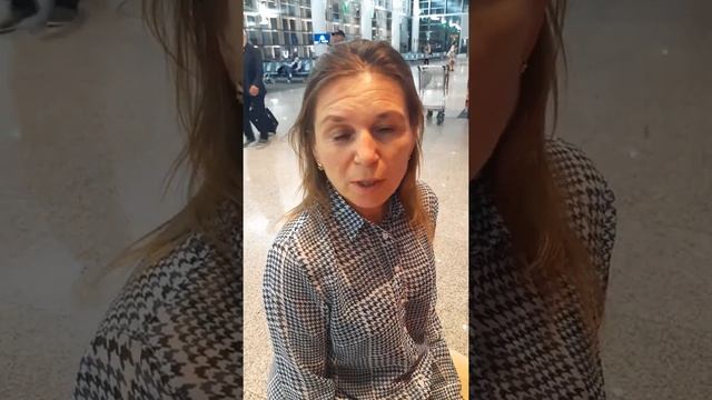 Рояль в кустах. Аэропорт Еревана "Звартноц" смотреть онлайн