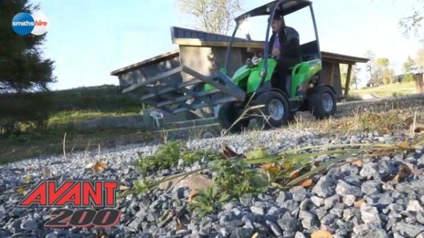 AVANT 220 Compact Loader