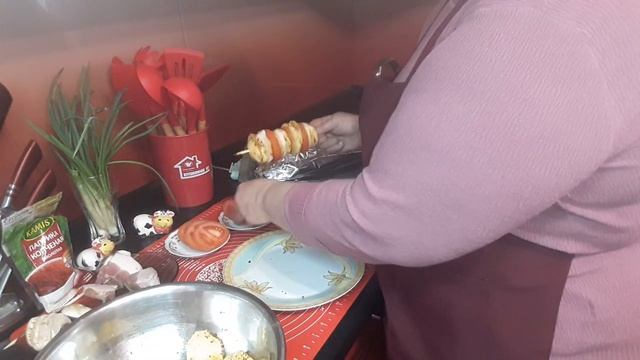 КАРТОФЕЛЬНЫЙ ШАШЛЫЧОК !!!Очень вкусно,быстро,сытно!ПРОБУЕМ !!! смотреть онлайн