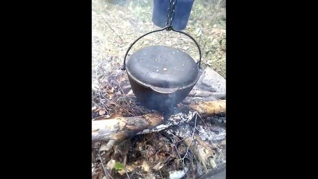 Как вкусно и быстро приготовить уху на костре! смотреть онлайн