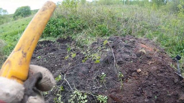 Шурф от Петра 1-го до Николая 2-го!!! Хабарница треснула! Фундамент кишит монетами! Шурф фундамента