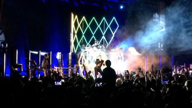 Tokio Hotel - The Heart Get No Sleep (Live in Moscow 26.04.17) смотреть онлайн