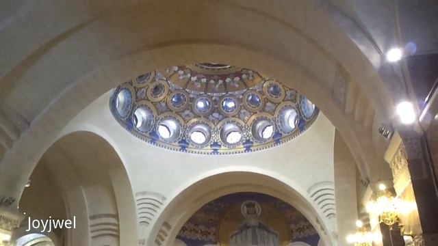Basilica Notre Dame Du Rosaire À Lourdes
