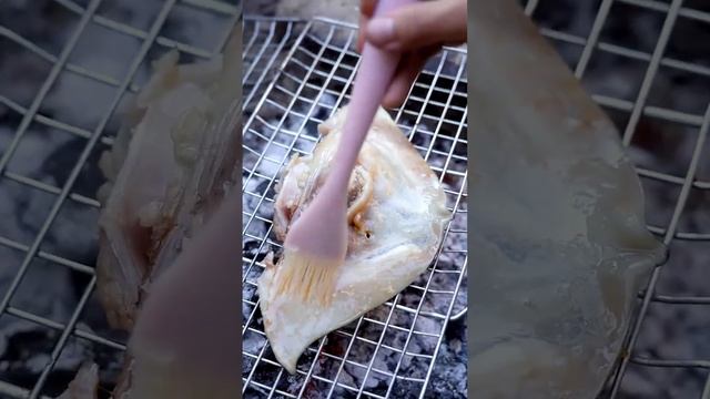 Strange food collection, lobster brain, charcoal grilled crocodile| Chinese Food Eating Show смотреть онлайн