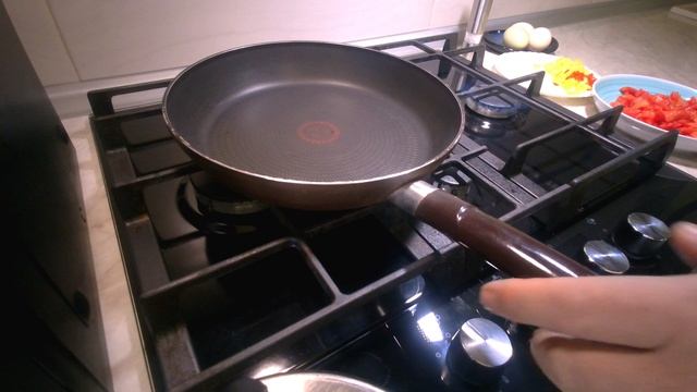 Пошаговый рецепт турецкой яичницы МЕНЕМЕН (Menemen)! #menemen #менемен #турецкаяяичница #яичница смотреть онлайн