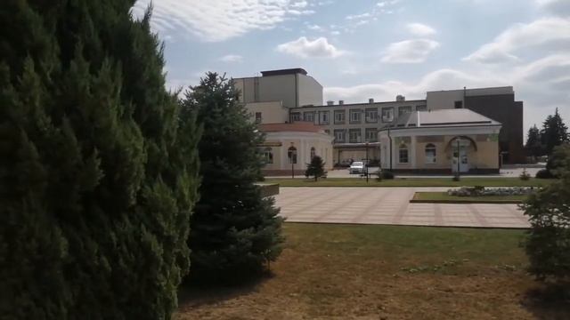 Центр ст. Каневской, вечный огонь и голуби, самая большая станица В России. смотреть онлайн