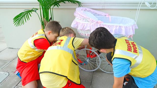The Boo Boo Story & Mutual Aid | Mega Compilation | Diana and Roma Family смотреть онлайн