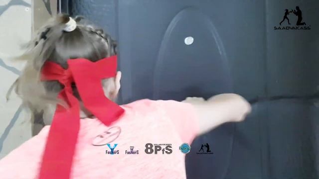 A broken arm or a steel door? Evnika breaks records! смотреть онлайн