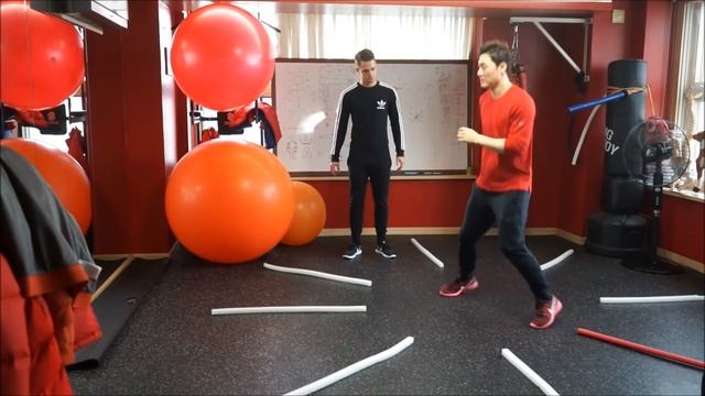 How do you use a step? - DK Yoo смотреть онлайн