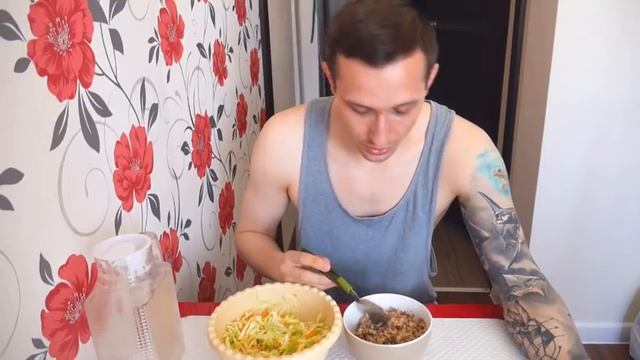 КАК ВЫЖИТЬ НА 1000 РУБЛЕЙ В МЕСЯЦ + ЭКСПЕРИМЕНТ НАД СОБОЙ смотреть онлайн