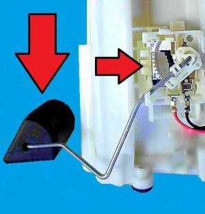 Почему резко падает стрелка уровня топлива?