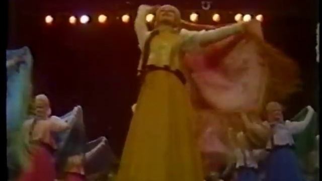 Piatnitsky Song and Dance Ensemble - Shawl Round Dance смотреть онлайн