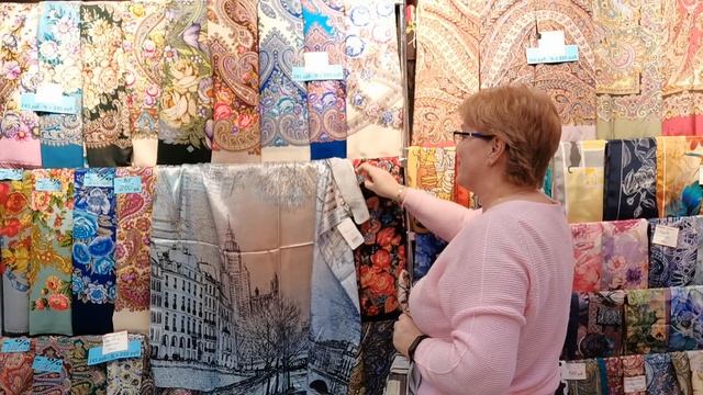 Весна в городе ?☺️?Павловопосадские платки в Минске. Алёна смотреть онлайн