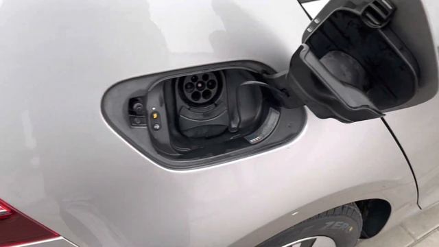 Volkswagen E-Golf 2015 смотреть онлайн