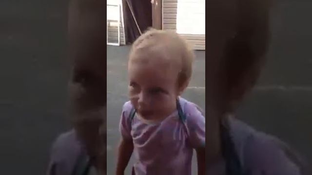 Бебик говорит "Я люблю рыбалку" очень смешно! смотреть онлайн