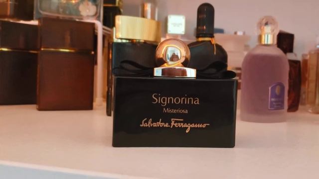 SCENT OF THE DAY SOTD - SIGNORINA MISTERIOSA BY SALVATORE FERRAGAMO - WARM AND COZY WINTER SCENT