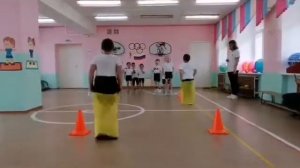 Спортивное развлечение в подготовительной группе «Веселые старты»