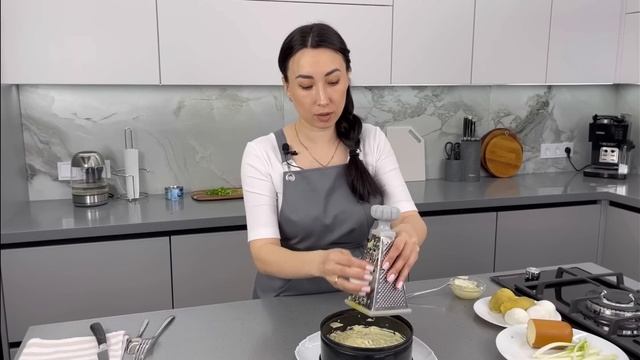 САЛАТ "Кудрявый Ваня", вроде бы простой и бюджетный рецепт,а САЛАТ такой ВКУСНЫЙ, не оторваться! смотреть онлайн